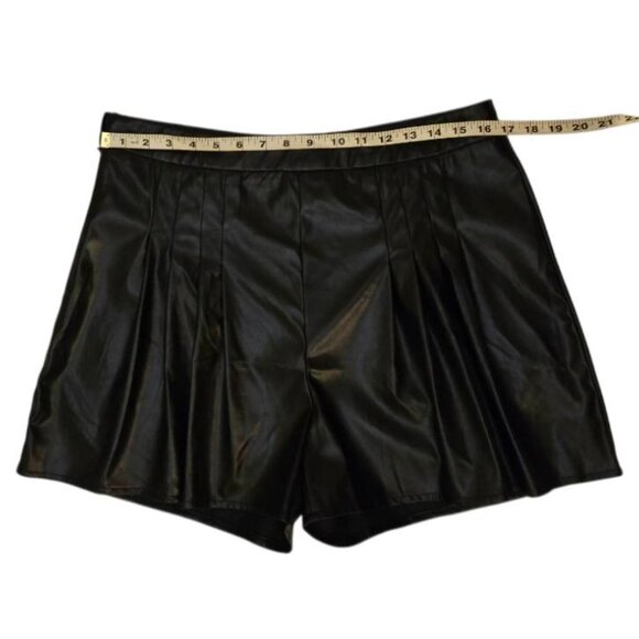 Shein Pleated Faux Leather Shorts XL - Picture 6 of 9